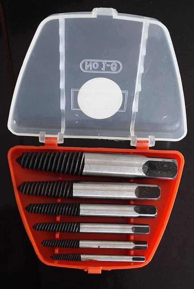 Extractor de Tornillos 1-6 SET x 6 PZ